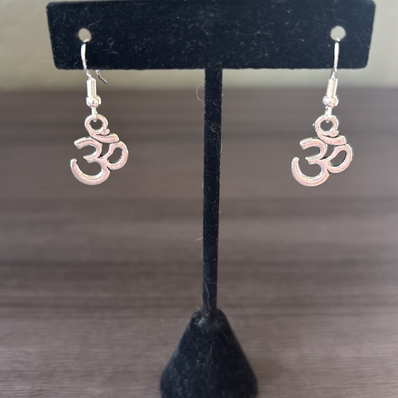 Om Earrings‎ NWT - Picture 6 of 7